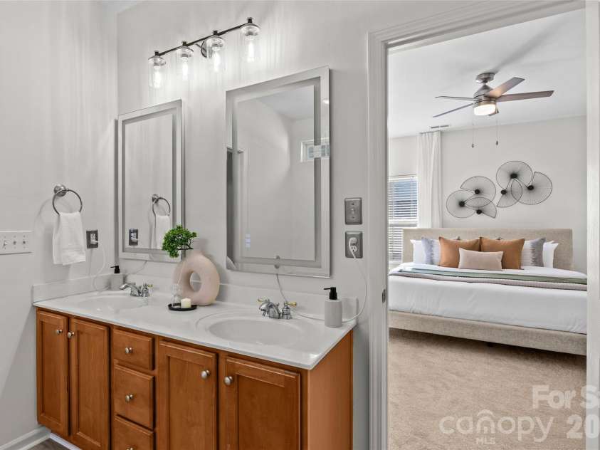 13818 Carleen Way, Charlotte, NC 28213.  MLS# CAR4425312, YatesRealty ID 54337. 