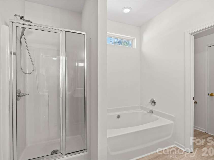13818 Carleen Way, Charlotte, NC 28213.  MLS# CAR4425312, YatesRealty ID 54337. 