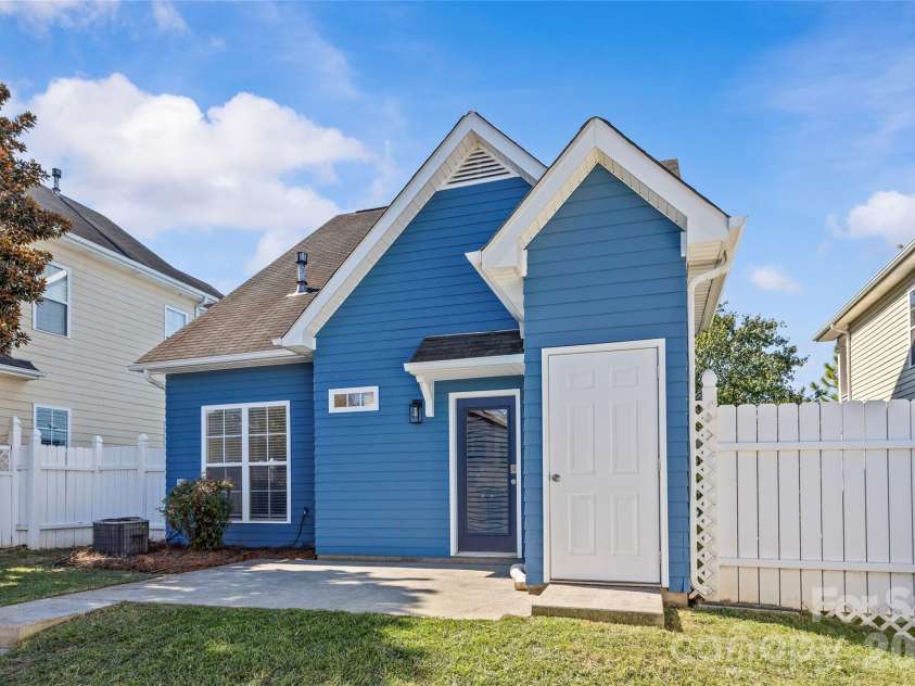 13818 Carleen Way, Charlotte, NC 28213.  MLS# CAR4425312, YatesRealty ID 54337. 