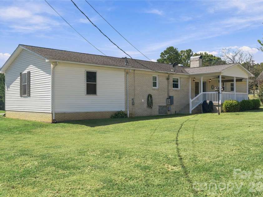 5708 Danville Drive, Kannapolis, NC 28081.  MLS# CAR4425214, YatesRealty ID 54339. 