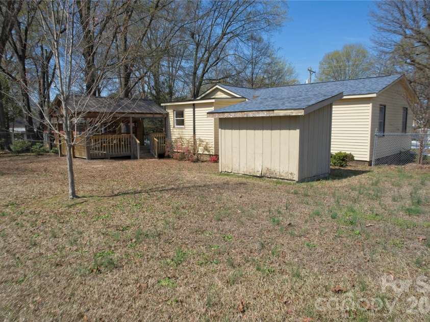 416 Union Street, Marshville, NC 28103.  MLS# CAR4356661, YatesRealty ID 5434. 