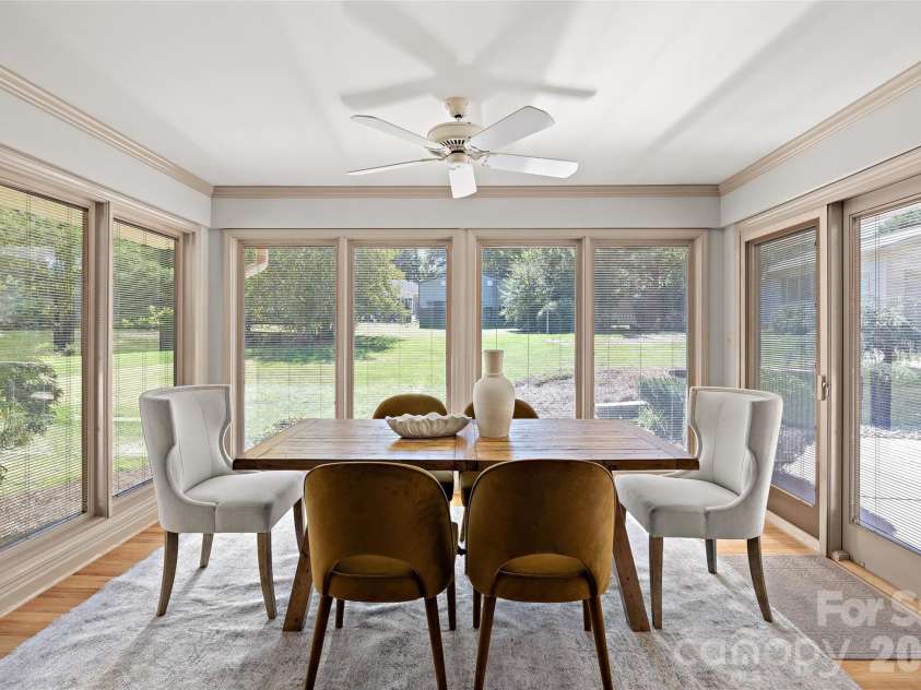 933 Coulwood Drive, Charlotte, NC 28214.  MLS# CAR4425110, YatesRealty ID 54341. 