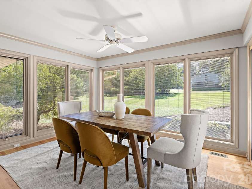 933 Coulwood Drive, Charlotte, NC 28214.  MLS# CAR4425110, YatesRealty ID 54341. 