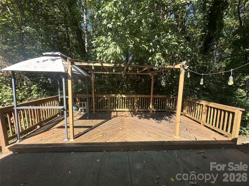 6429 Sackett Way, Charlotte, NC 28269.  MLS# CAR4422308, YatesRealty ID 54346. 