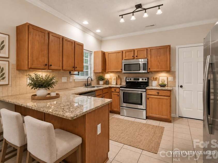 12806 English Walnut Lane, Charlotte, NC 28215.  MLS# CAR4420536, YatesRealty ID 54347. 