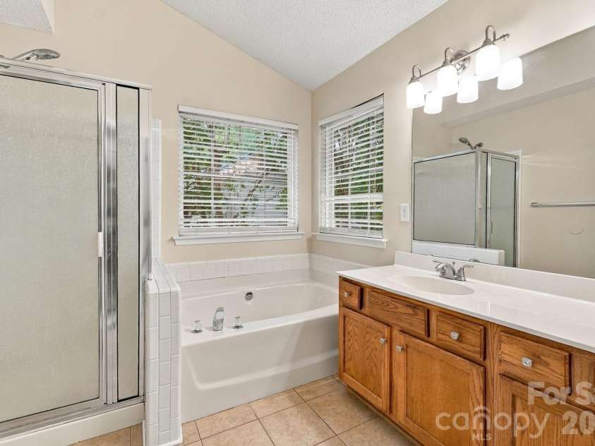 12806 English Walnut Lane, Charlotte, NC 28215.  MLS# CAR4420536, YatesRealty ID 54347. 