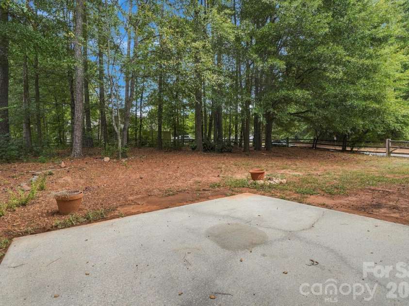 12806 English Walnut Lane, Charlotte, NC 28215.  MLS# CAR4420536, YatesRealty ID 54347. 