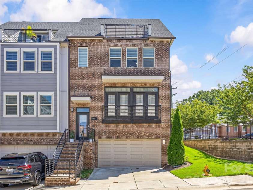 17141 Soho Drive, Charlotte, NC 28204.  MLS# CAR4420799, YatesRealty ID 54349. 