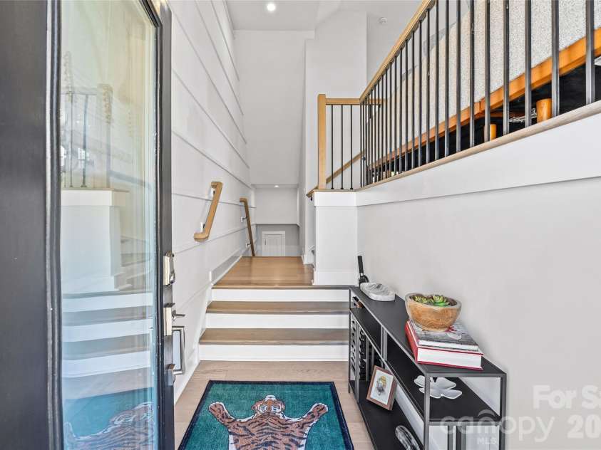 17141 Soho Drive, Charlotte, NC 28204.  MLS# CAR4420799, YatesRealty ID 54349. 