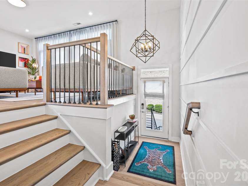 17141 Soho Drive, Charlotte, NC 28204.  MLS# CAR4420799, YatesRealty ID 54349. 