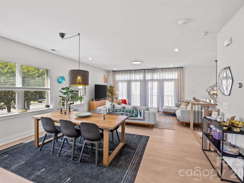 17141 Soho Drive, Charlotte, NC 28204.  MLS# CAR4420799, YatesRealty ID 54349. 