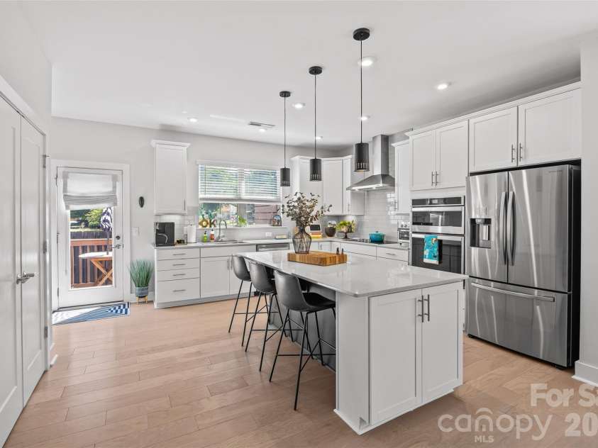 17141 Soho Drive, Charlotte, NC 28204.  MLS# CAR4420799, YatesRealty ID 54349. 