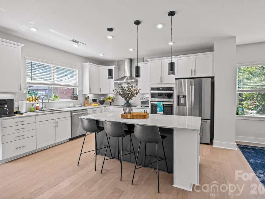 17141 Soho Drive, Charlotte, NC 28204.  MLS# CAR4420799, YatesRealty ID 54349. 