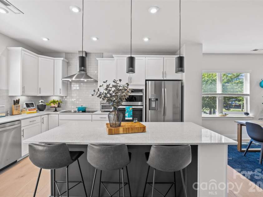 17141 Soho Drive, Charlotte, NC 28204.  MLS# CAR4420799, YatesRealty ID 54349. 