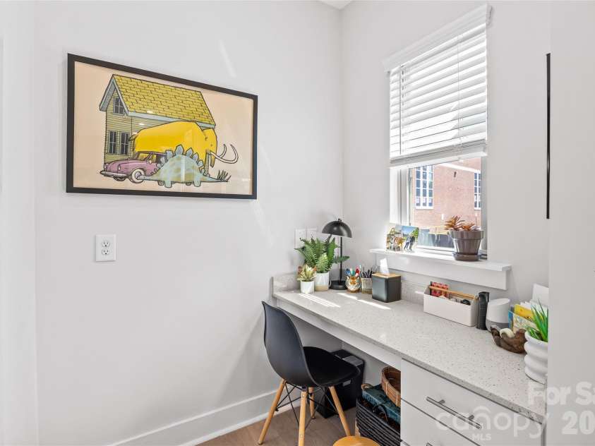 17141 Soho Drive, Charlotte, NC 28204.  MLS# CAR4420799, YatesRealty ID 54349. 