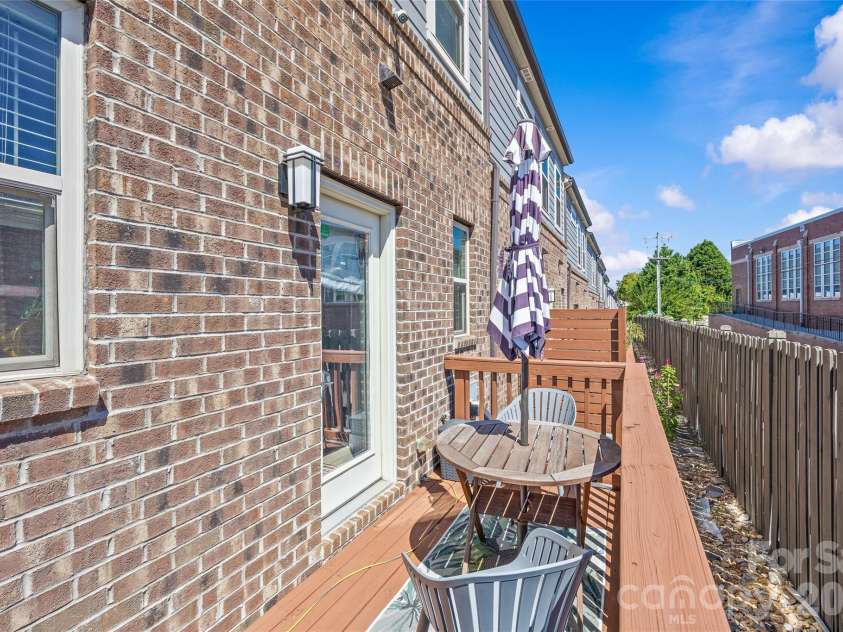 17141 Soho Drive, Charlotte, NC 28204.  MLS# CAR4420799, YatesRealty ID 54349. 