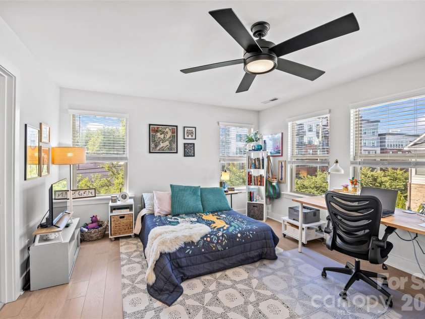 17141 Soho Drive, Charlotte, NC 28204.  MLS# CAR4420799, YatesRealty ID 54349. 