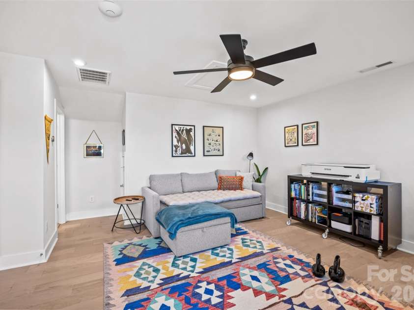17141 Soho Drive, Charlotte, NC 28204.  MLS# CAR4420799, YatesRealty ID 54349. 