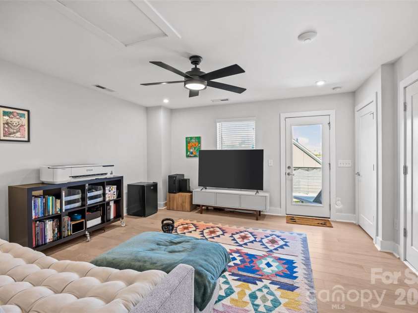 17141 Soho Drive, Charlotte, NC 28204.  MLS# CAR4420799, YatesRealty ID 54349. 