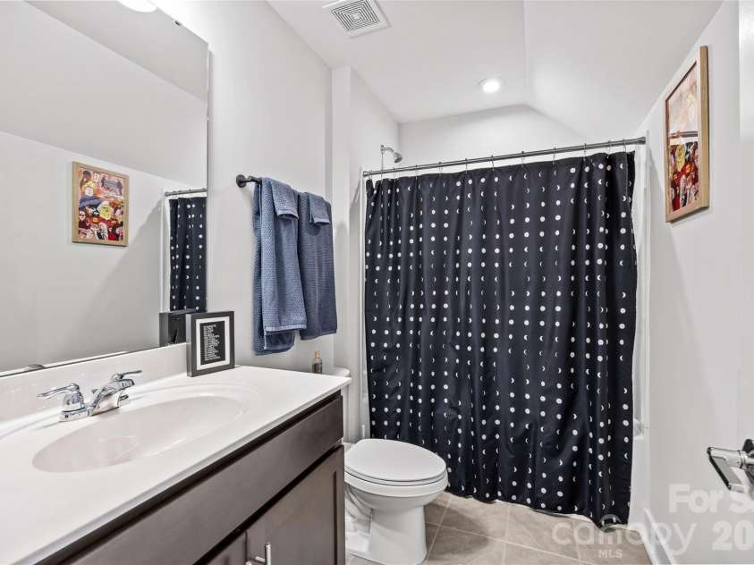 17141 Soho Drive, Charlotte, NC 28204.  MLS# CAR4420799, YatesRealty ID 54349. 