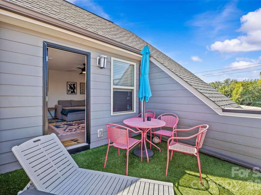 17141 Soho Drive, Charlotte, NC 28204.  MLS# CAR4420799, YatesRealty ID 54349. 