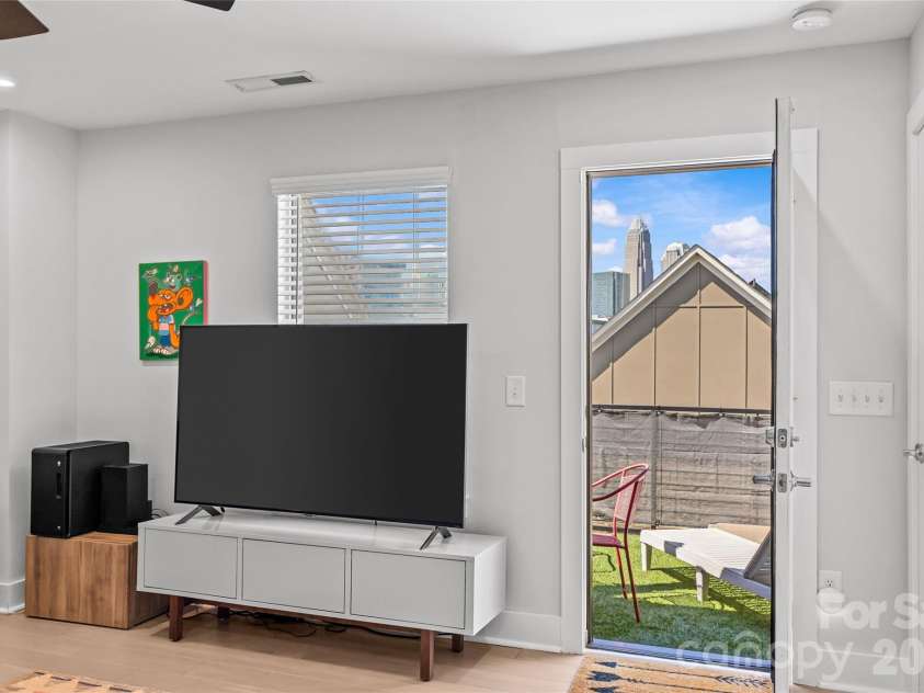 17141 Soho Drive, Charlotte, NC 28204.  MLS# CAR4420799, YatesRealty ID 54349. 