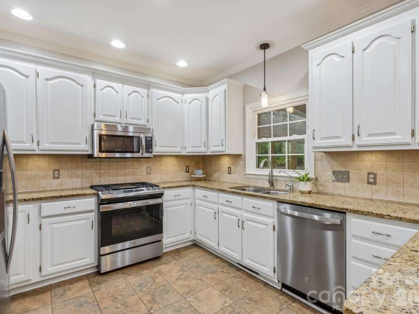 5385 Stone Brook Court, Davidson, NC 28036.  MLS# CAR4421777, YatesRealty ID 54350. 