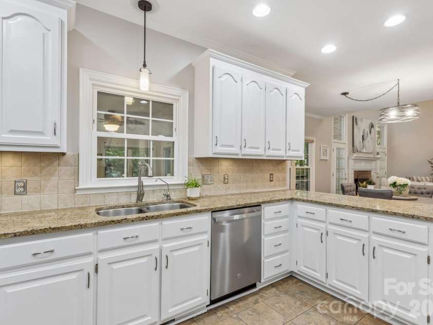 5385 Stone Brook Court, Davidson, NC 28036.  MLS# CAR4421777, YatesRealty ID 54350. 