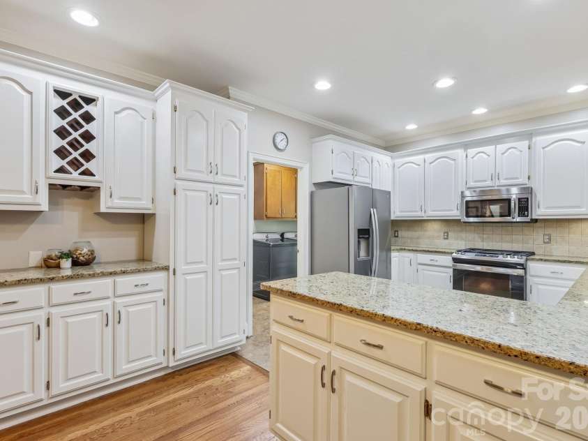5385 Stone Brook Court, Davidson, NC 28036.  MLS# CAR4421777, YatesRealty ID 54350. 