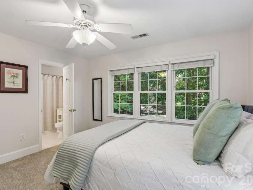 5385 Stone Brook Court, Davidson, NC 28036.  MLS# CAR4421777, YatesRealty ID 54350. 