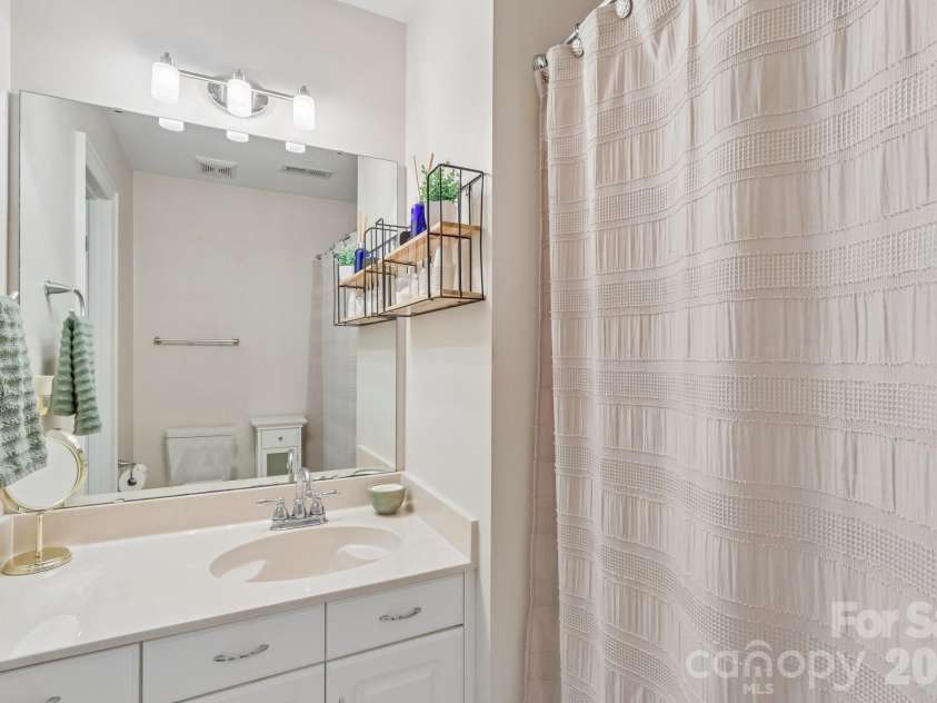 5385 Stone Brook Court, Davidson, NC 28036.  MLS# CAR4421777, YatesRealty ID 54350. 