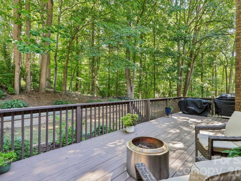 5385 Stone Brook Court, Davidson, NC 28036.  MLS# CAR4421777, YatesRealty ID 54350. 