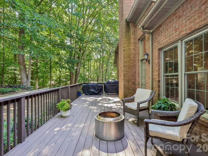 5385 Stone Brook Court, Davidson, NC 28036.  MLS# CAR4421777, YatesRealty ID 54350. 