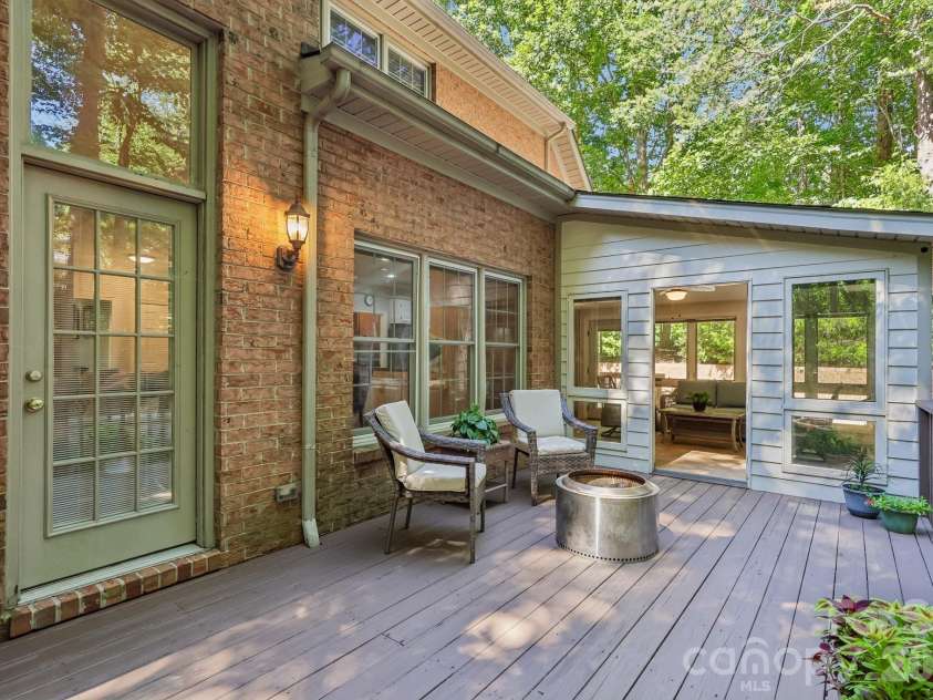 5385 Stone Brook Court, Davidson, NC 28036.  MLS# CAR4421777, YatesRealty ID 54350. 