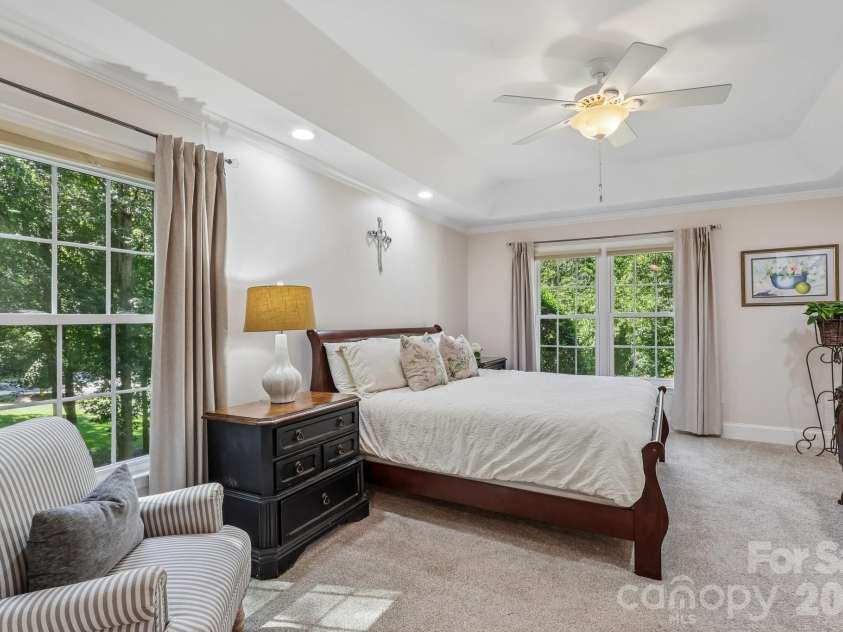 5385 Stone Brook Court, Davidson, NC 28036.  MLS# CAR4421777, YatesRealty ID 54350. Primary Suite on Main Level