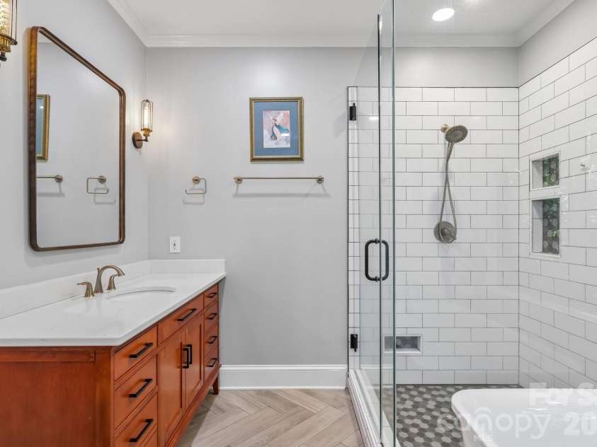 5385 Stone Brook Court, Davidson, NC 28036.  MLS# CAR4421777, YatesRealty ID 54350. Primary Suite on Main Level