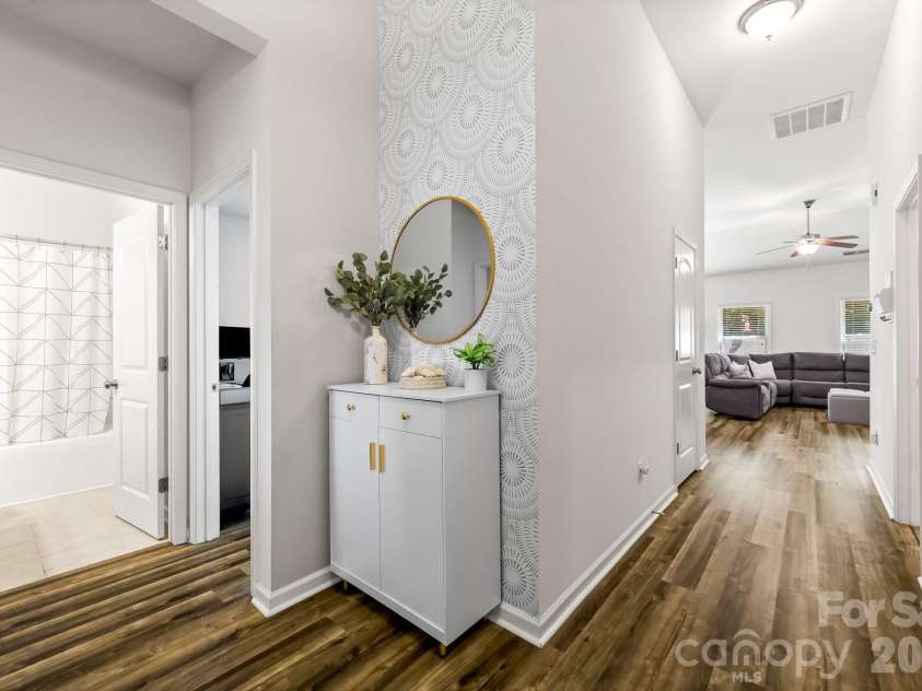 10014 Goose Landing Drive, Charlotte, NC 28269.  MLS# CAR4407510, YatesRealty ID 54357. 