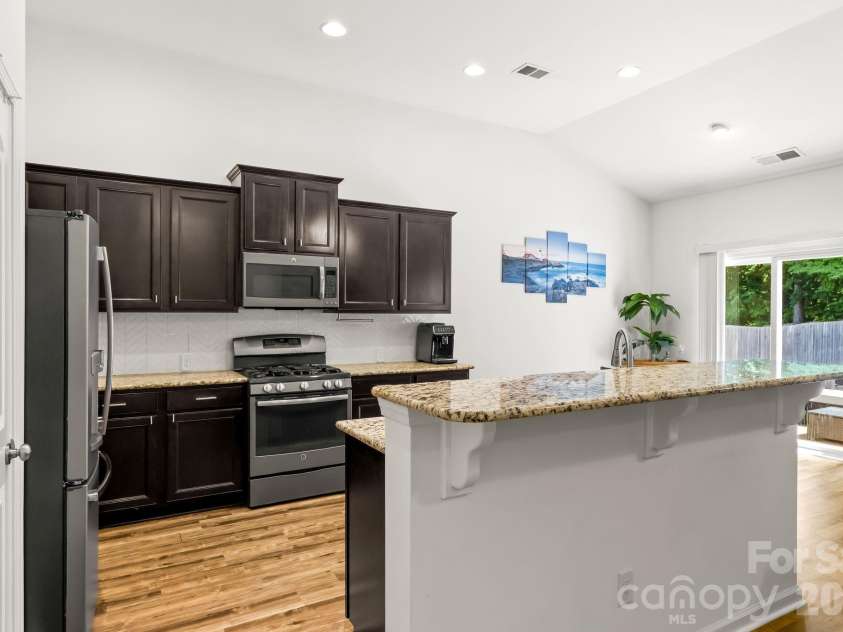10014 Goose Landing Drive, Charlotte, NC 28269.  MLS# CAR4407510, YatesRealty ID 54357. 