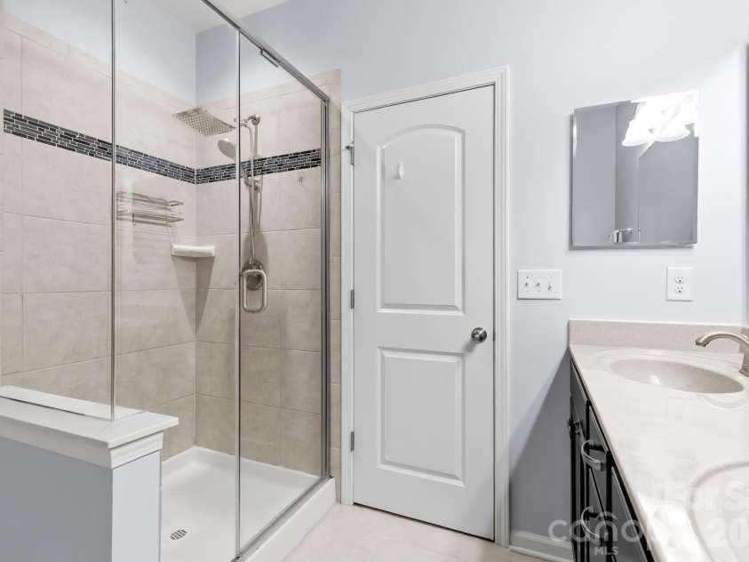 10014 Goose Landing Drive, Charlotte, NC 28269.  MLS# CAR4407510, YatesRealty ID 54357. 