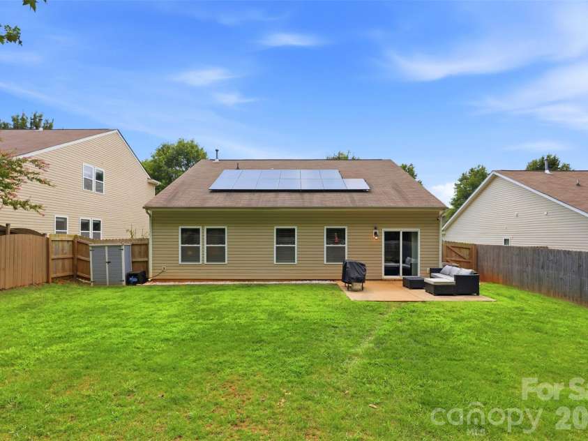 10014 Goose Landing Drive, Charlotte, NC 28269.  MLS# CAR4407510, YatesRealty ID 54357. 