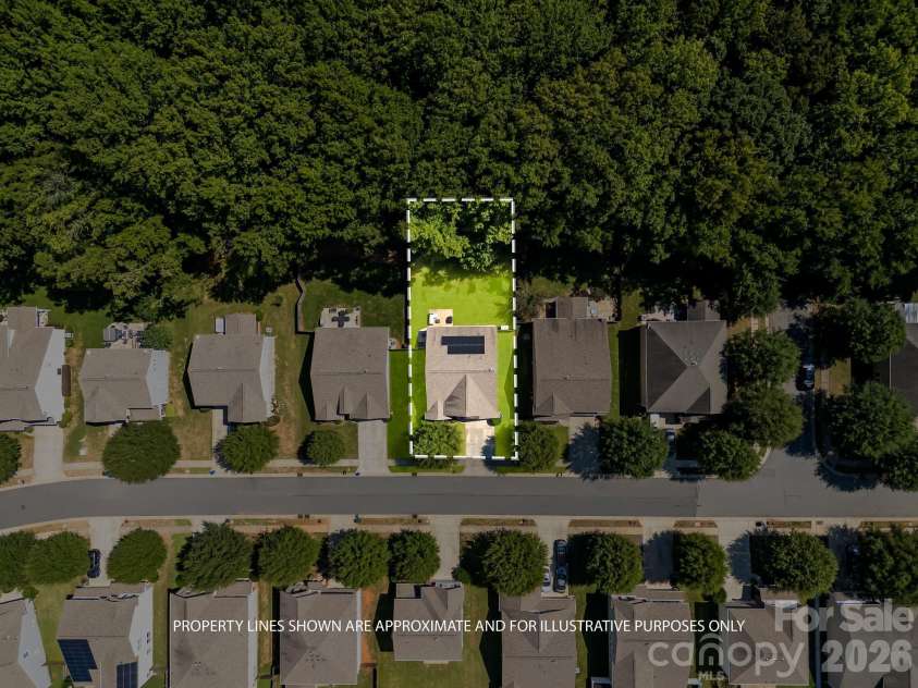 10014 Goose Landing Drive, Charlotte, NC 28269.  MLS# CAR4407510, YatesRealty ID 54357. 