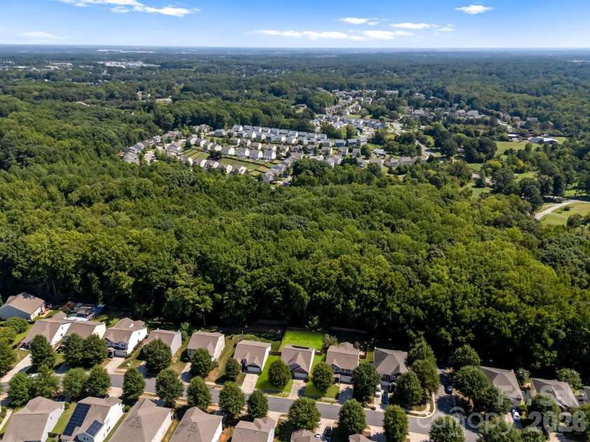 10014 Goose Landing Drive, Charlotte, NC 28269.  MLS# CAR4407510, YatesRealty ID 54357. 