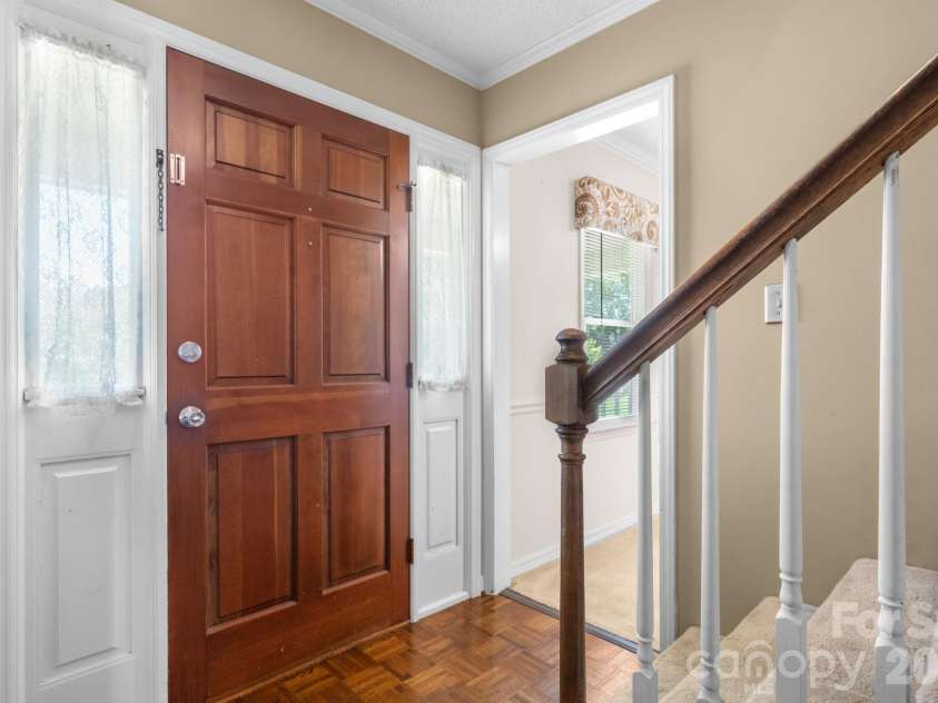 3675 10th Street None, Hickory, NC 28601.  MLS# CAR4430666, YatesRealty ID 54359. 