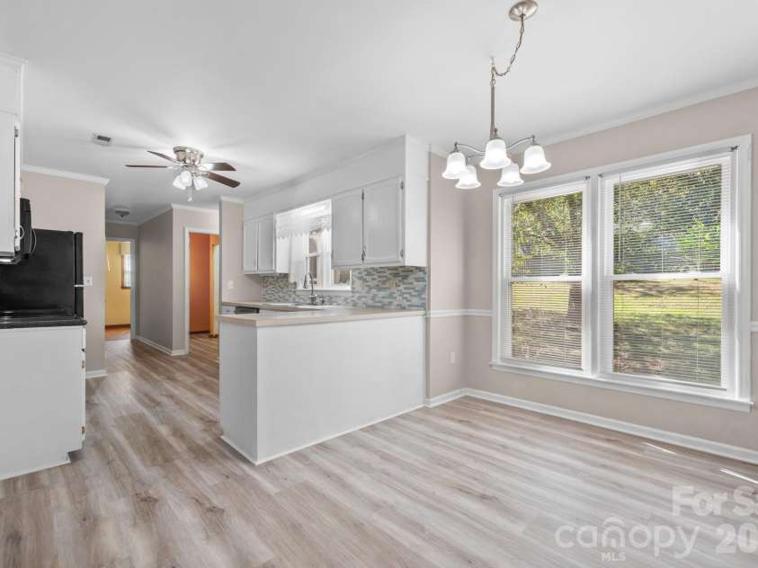 3675 10th Street None, Hickory, NC 28601.  MLS# CAR4430666, YatesRealty ID 54359. 