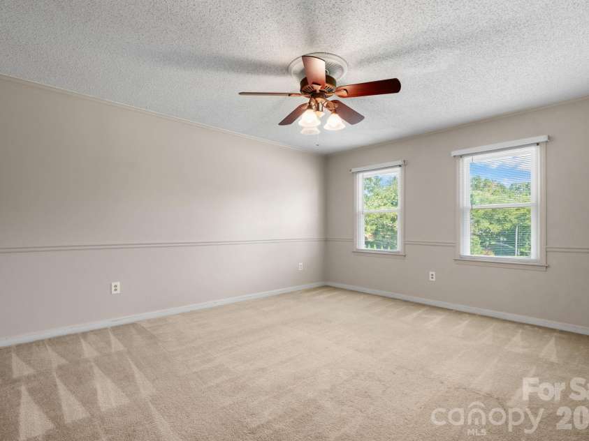 3675 10th Street None, Hickory, NC 28601.  MLS# CAR4430666, YatesRealty ID 54359. 
