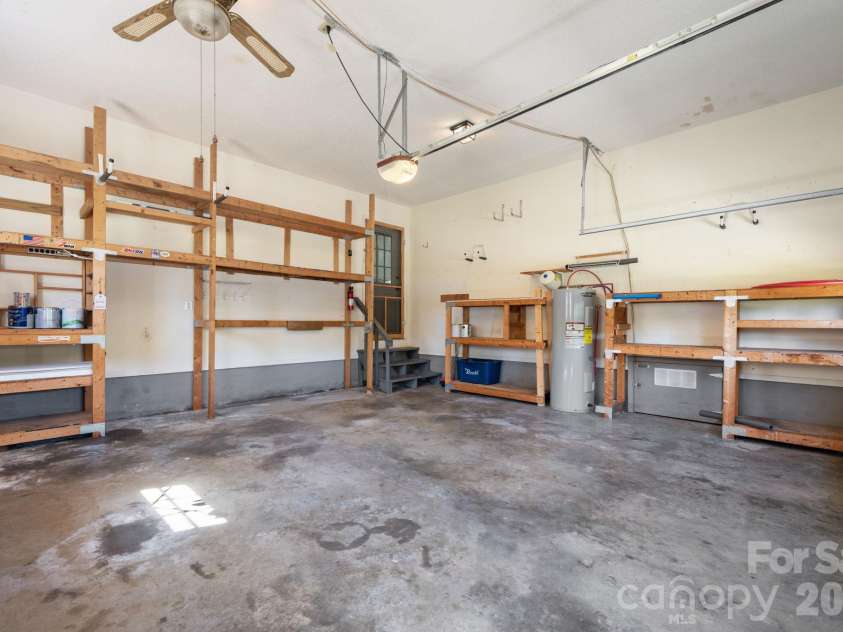 3675 10th Street None, Hickory, NC 28601.  MLS# CAR4430666, YatesRealty ID 54359. 