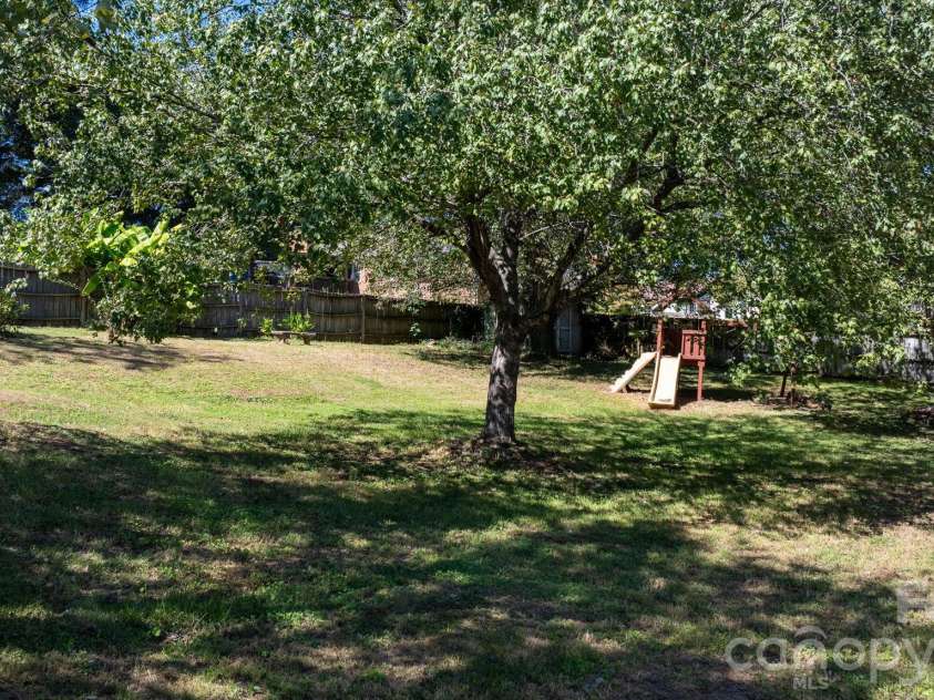 3675 10th Street None, Hickory, NC 28601.  MLS# CAR4430666, YatesRealty ID 54359. 