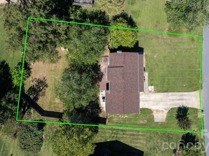 3675 10th Street None, Hickory, NC 28601.  MLS# CAR4430666, YatesRealty ID 54359. 