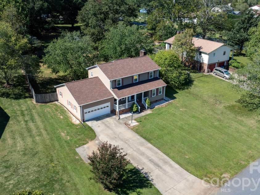 3675 10th Street None, Hickory, NC 28601.  MLS# CAR4430666, YatesRealty ID 54359. 