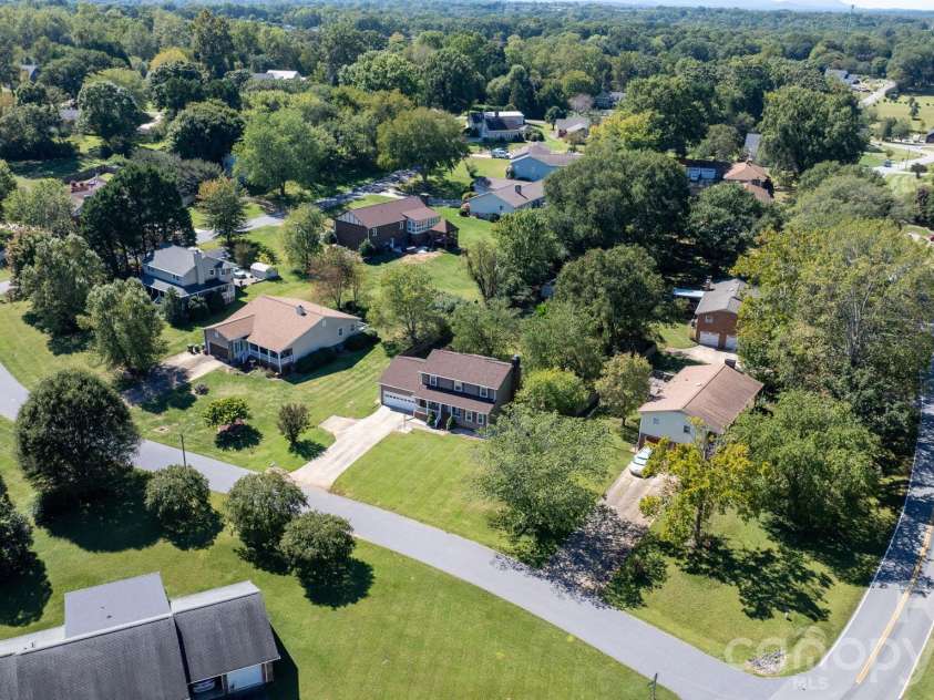 3675 10th Street None, Hickory, NC 28601.  MLS# CAR4430666, YatesRealty ID 54359. 